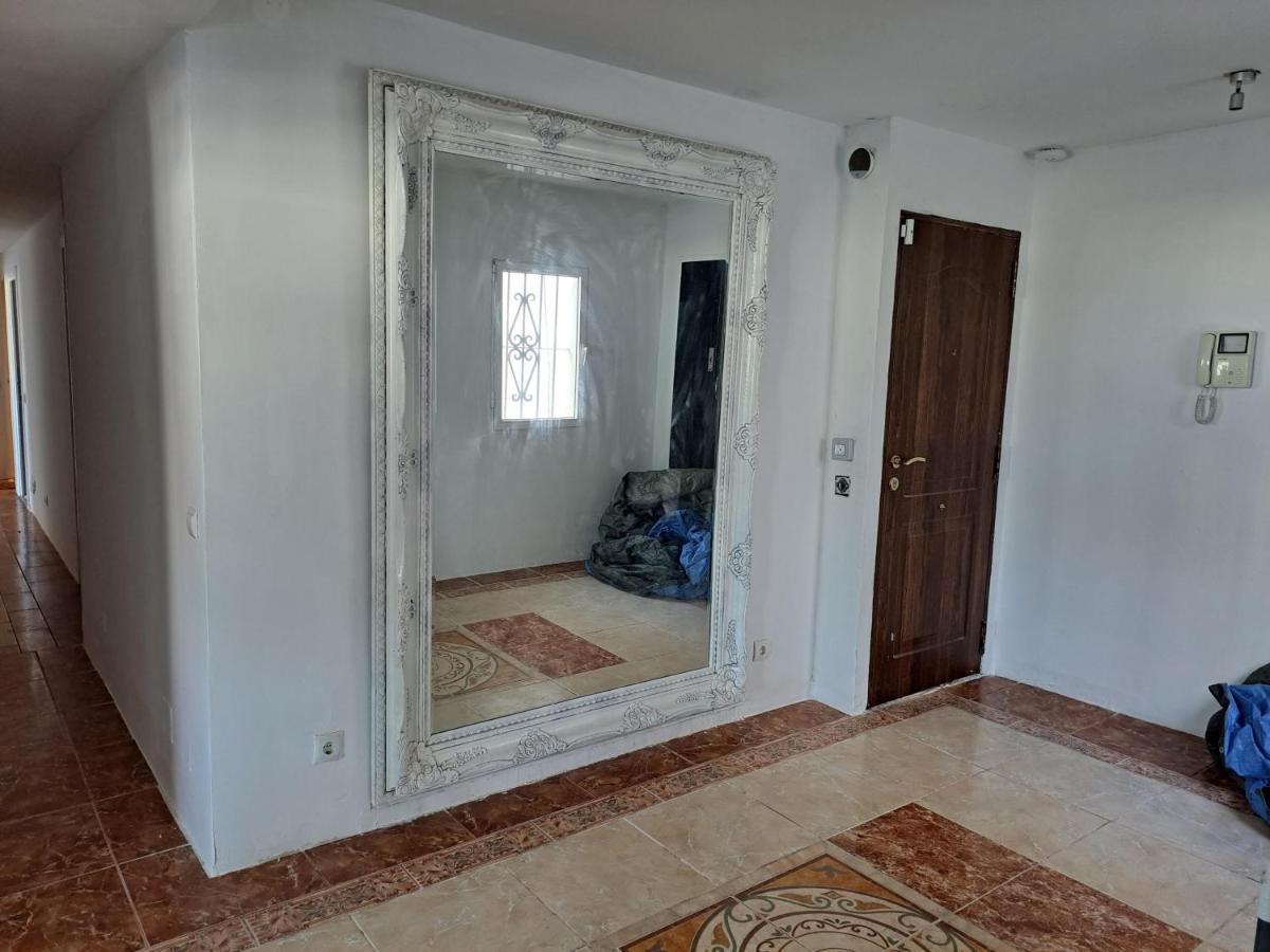 Private Suites In Huge Penthouse 1St Line Puerto Banus, Incredible Views, Jacuzzis Μαρμπέλλα Εξωτερικό φωτογραφία