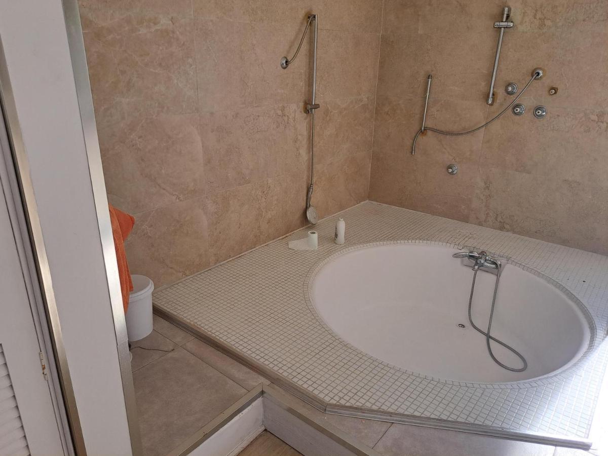 Private Suites In Huge Penthouse 1St Line Puerto Banus, Incredible Views, Jacuzzis Μαρμπέλλα Εξωτερικό φωτογραφία