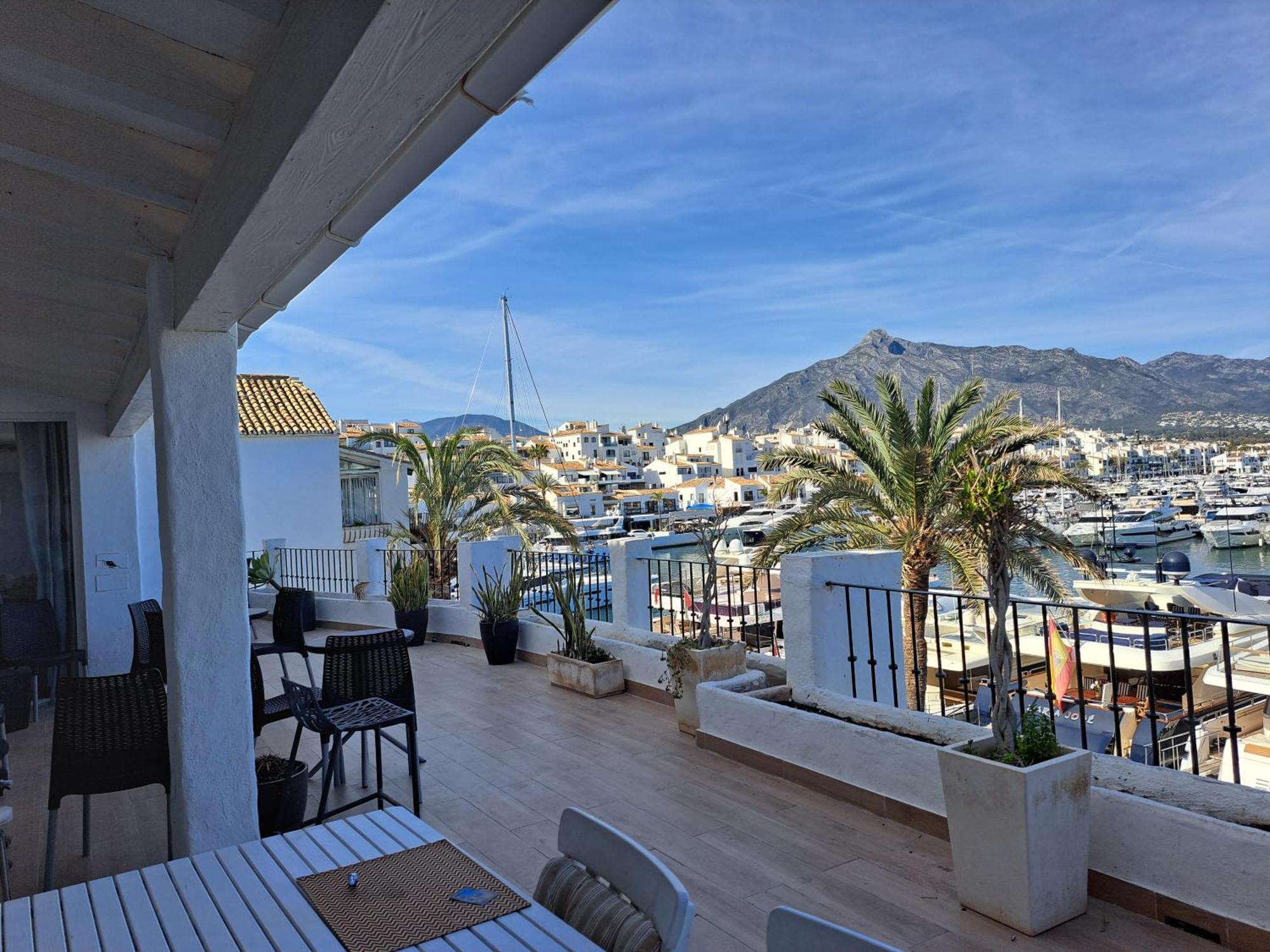 Private Suites In Huge Penthouse 1St Line Puerto Banus, Incredible Views, Jacuzzis Μαρμπέλλα Εξωτερικό φωτογραφία